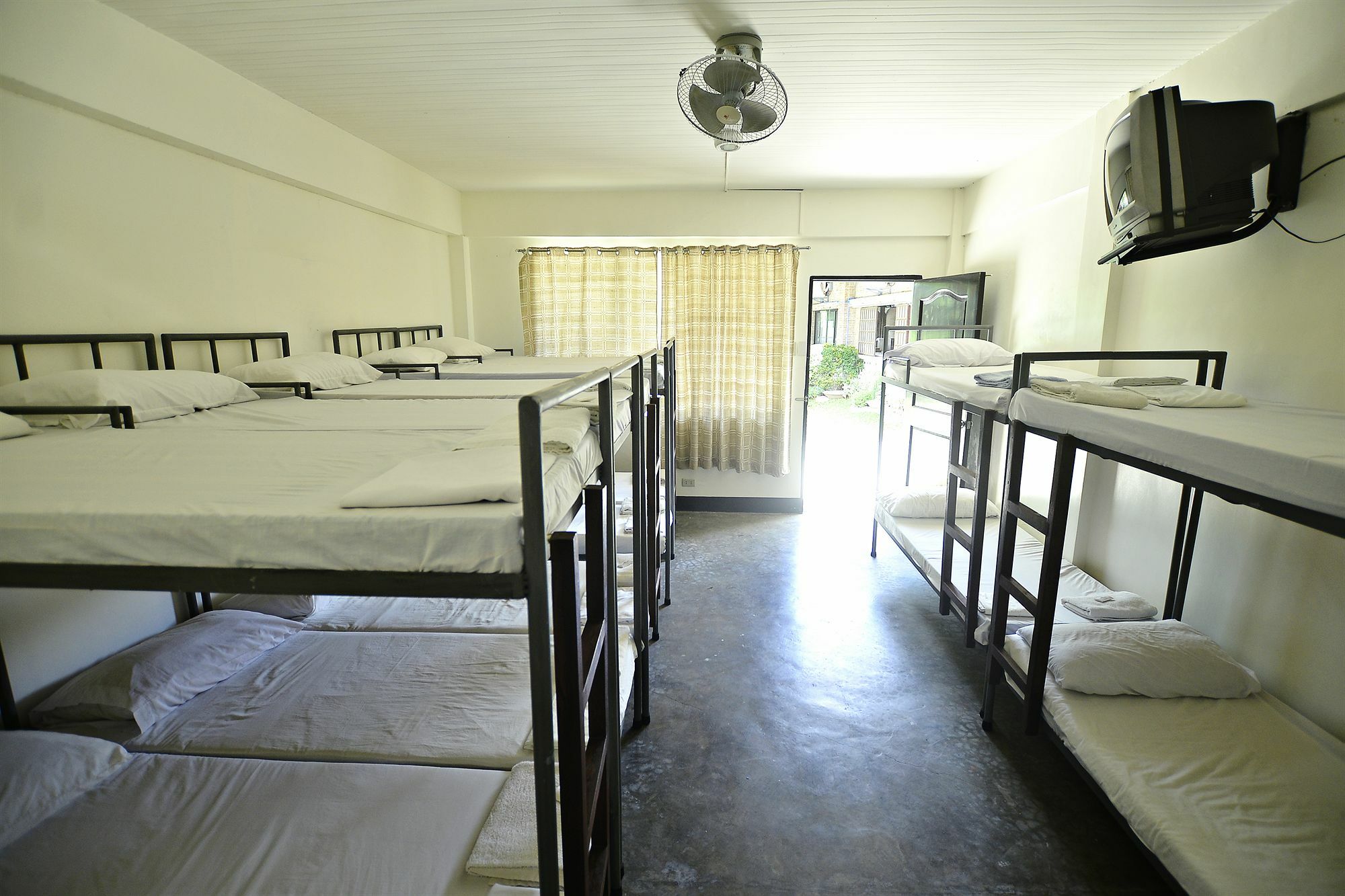 Reddoorz Plus Near Vigan Convention Center Bagian luar foto