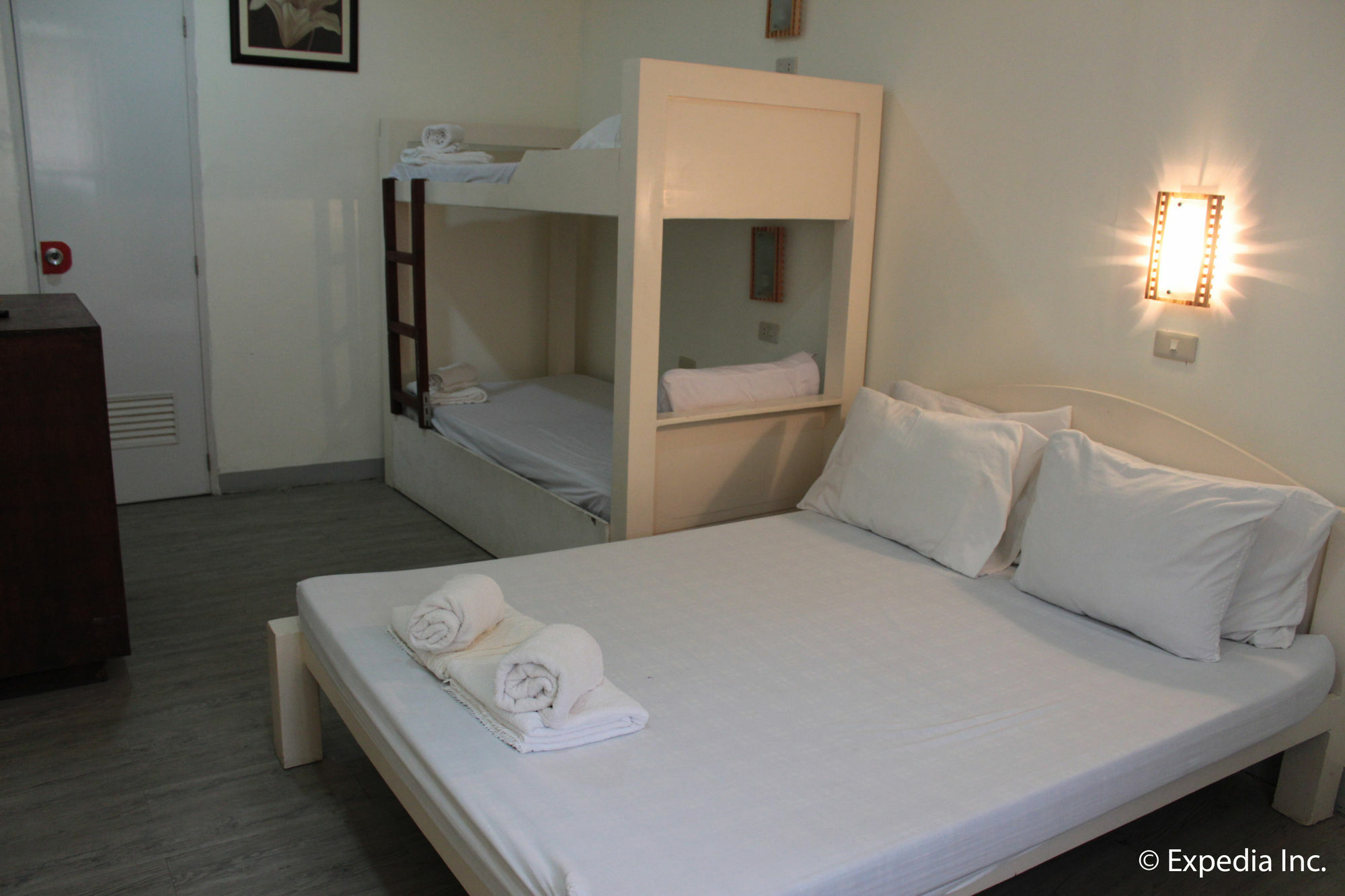 Reddoorz Plus Near Vigan Convention Center Bagian luar foto