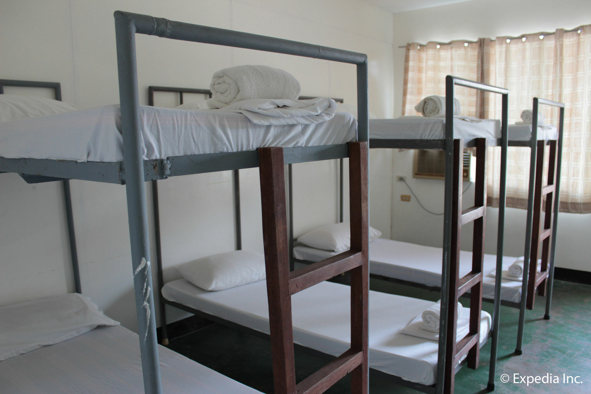 Reddoorz Plus Near Vigan Convention Center Bagian luar foto