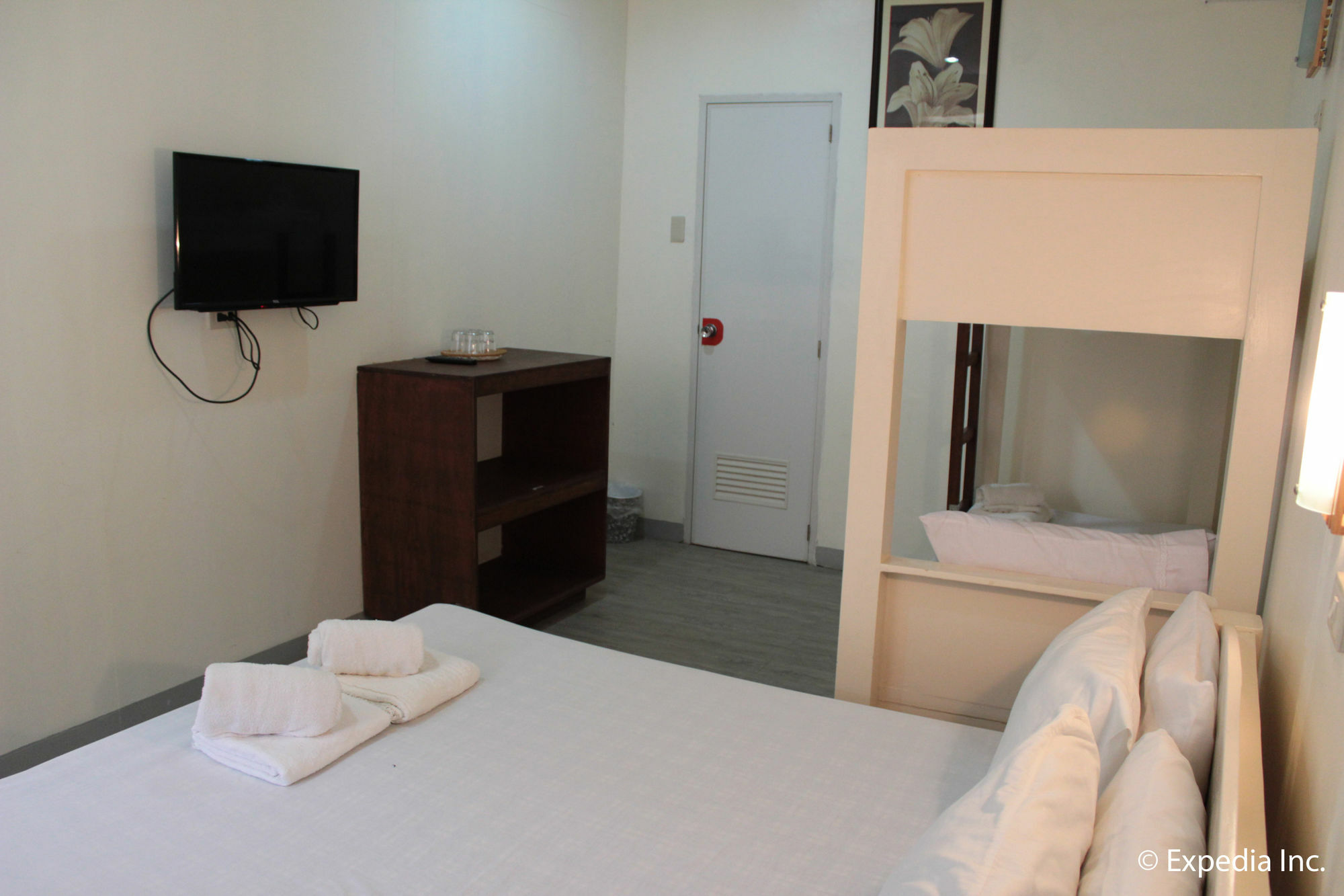 Reddoorz Plus Near Vigan Convention Center Bagian luar foto