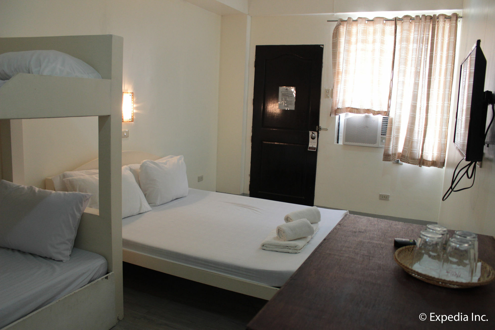 Reddoorz Plus Near Vigan Convention Center Bagian luar foto
