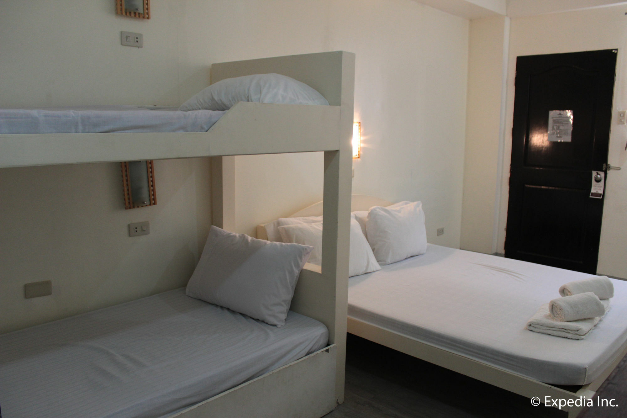 Reddoorz Plus Near Vigan Convention Center Bagian luar foto