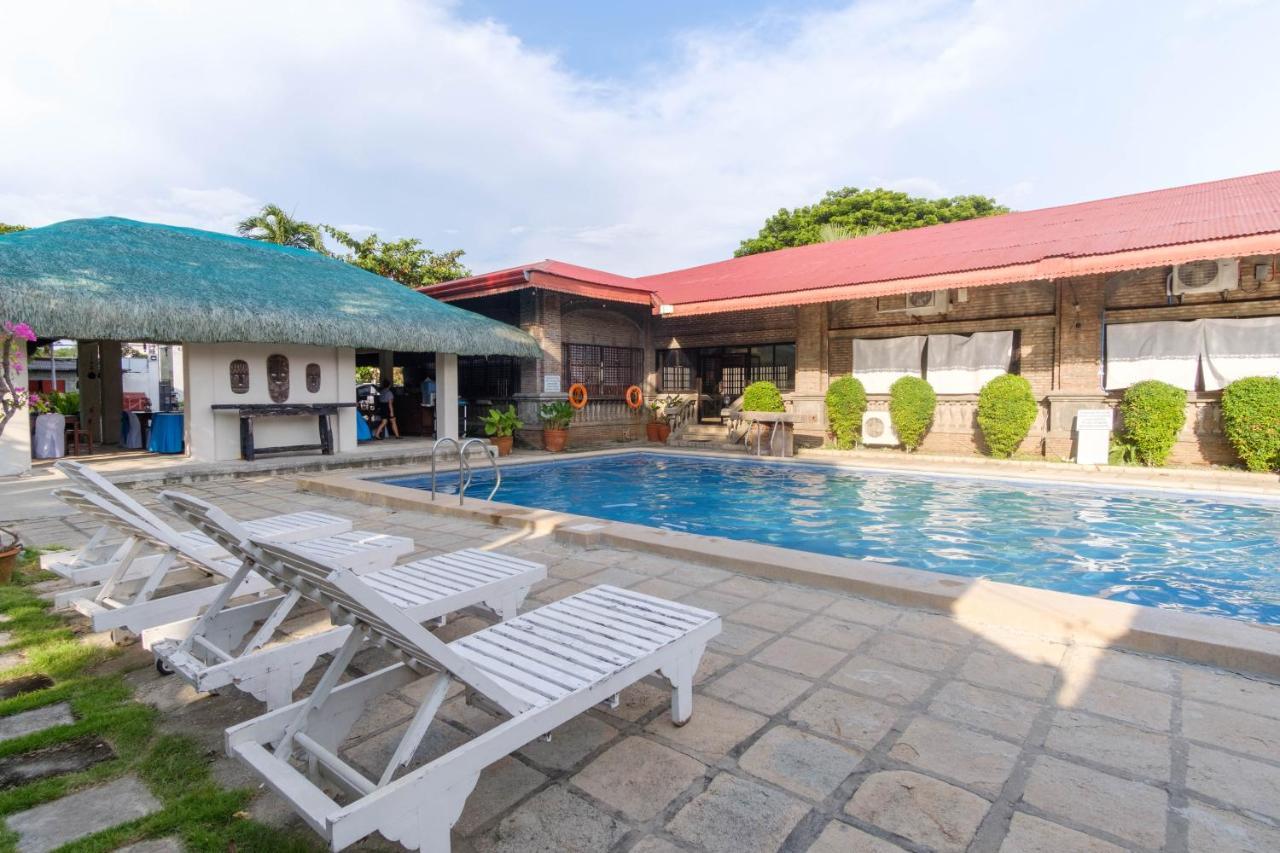Reddoorz Plus Near Vigan Convention Center Bagian luar foto