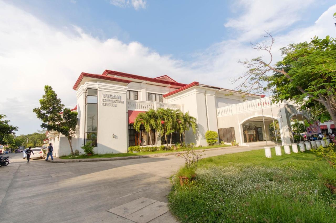 Reddoorz Plus Near Vigan Convention Center Bagian luar foto
