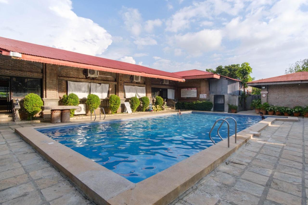 Reddoorz Plus Near Vigan Convention Center Bagian luar foto