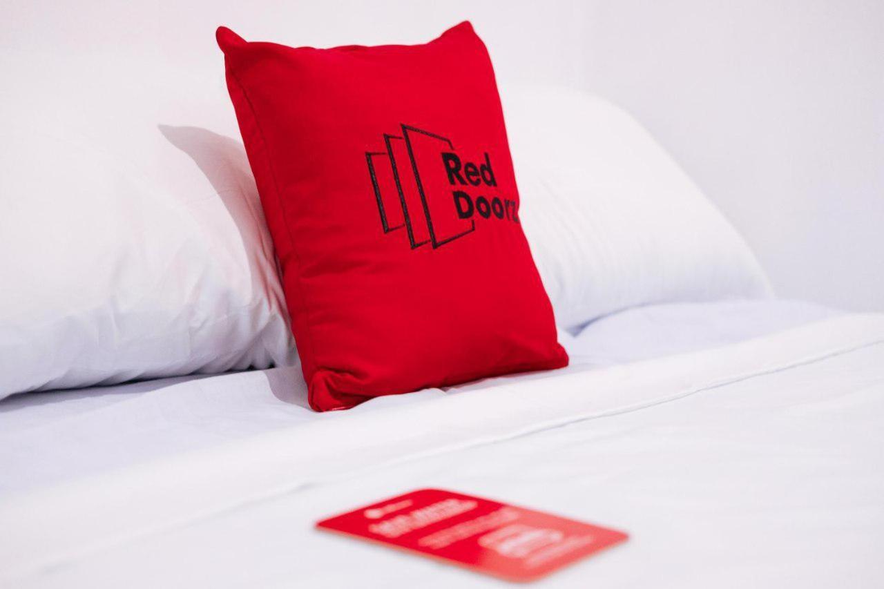 Reddoorz Plus Near Vigan Convention Center Bagian luar foto
